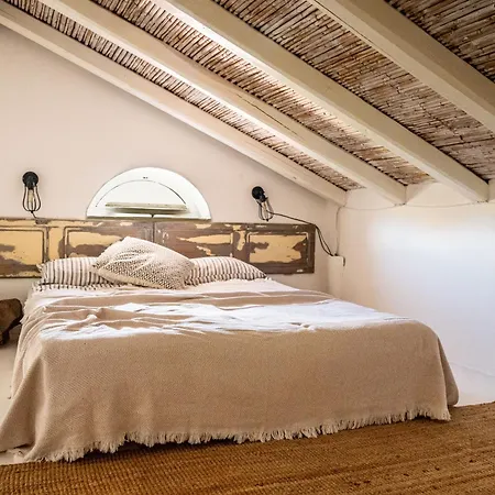 Casa Manorgai Due * אורוסיי